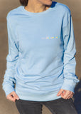 Pastelblauwe Dreamteam sweater van biologisch katoen met geborduurd multicolour artwork freeshipping - Lilypilly